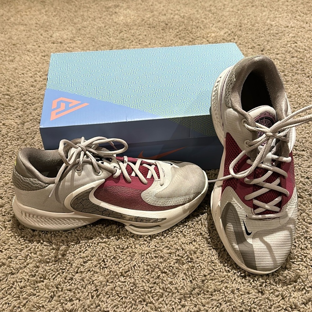 Nike Zoom Phreak 4 Sweet Beet Basketball shoe sz Men 8.5/Women 10